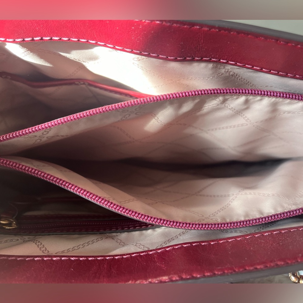 New 💖 Michael Kors Dark Berry Tote 🩷 - Picture 10 of 10